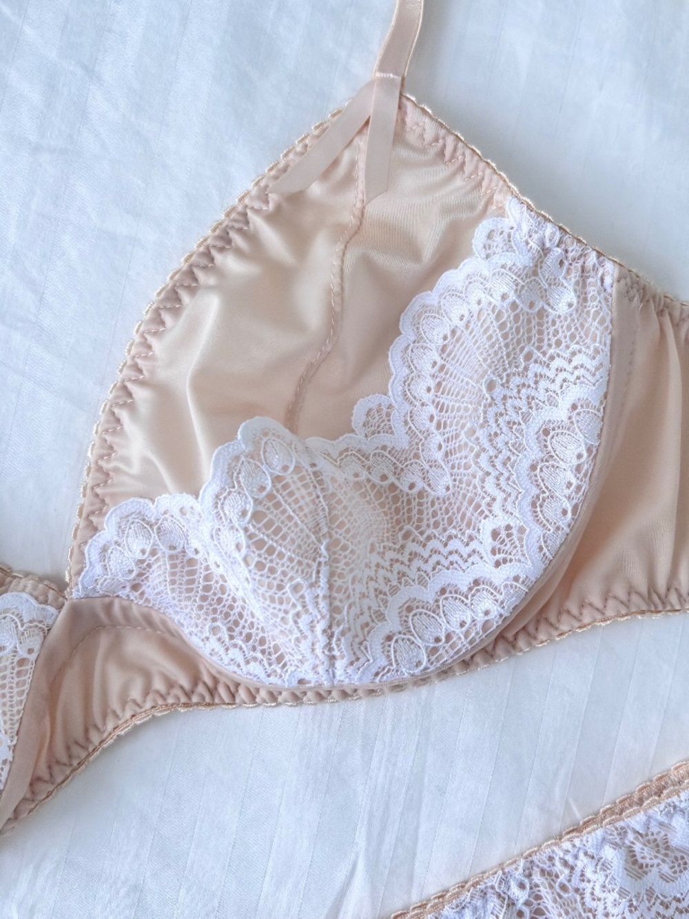 Retro inspired lingerie set • bralette garter belt panties • white beige
